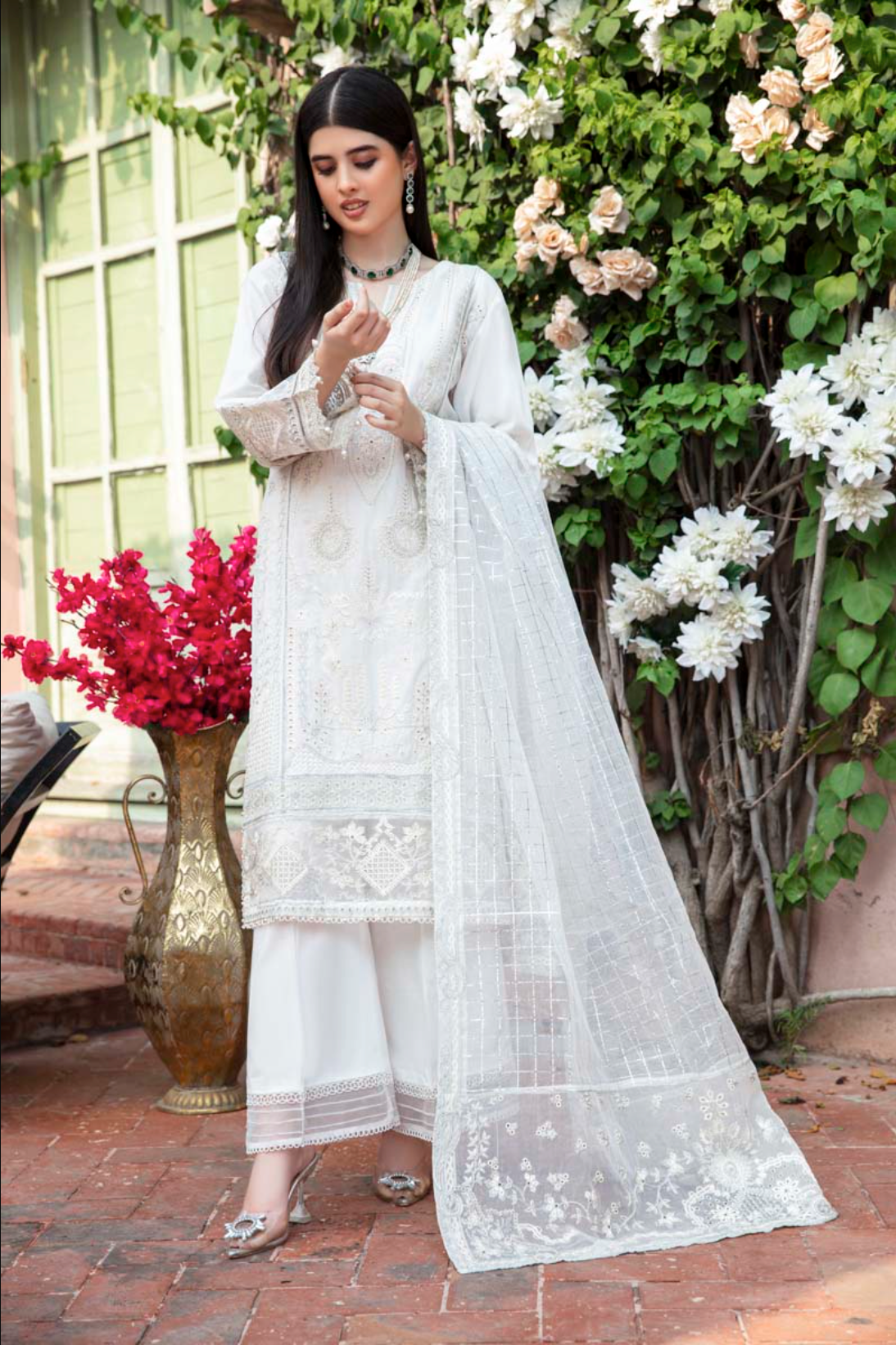 White Fiesta Luxury Lawn Ladies Suit
