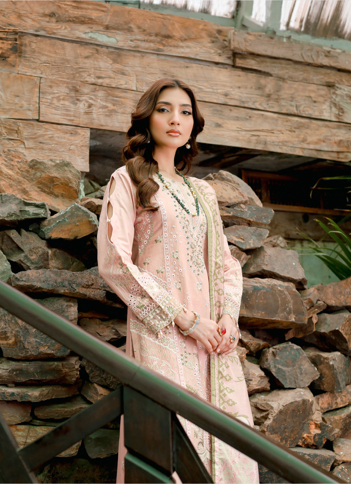 Pink Luxury Lawn Ladies Suit