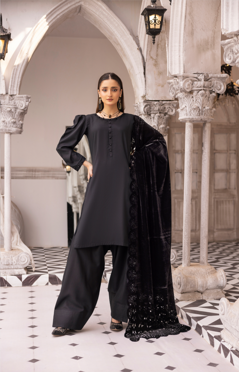 Black 'Sapna' Dhanak Ladies Suit