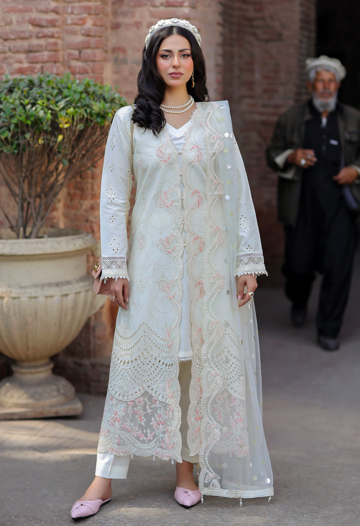 Cream 'Bazar Kahani' Cotton Ladies Suit