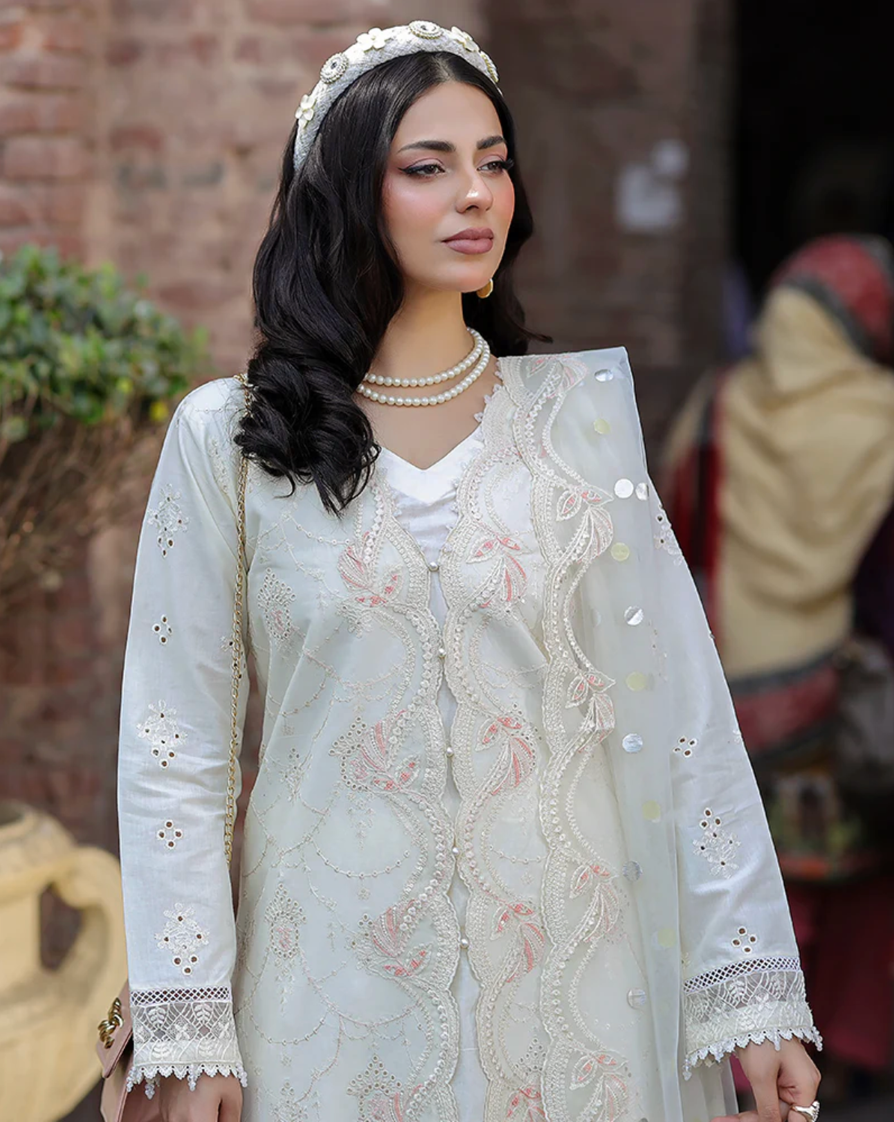 Cream 'Bazar Kahani' Cotton Ladies Suit