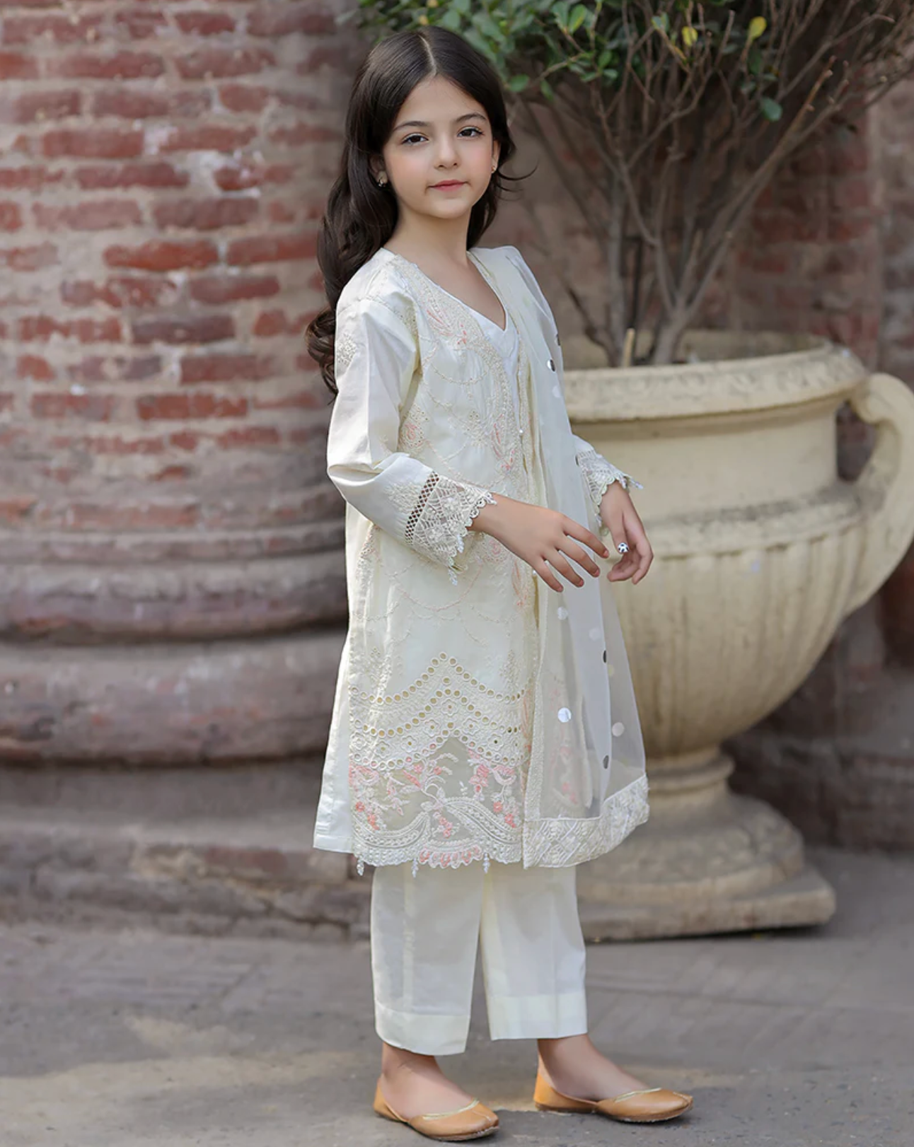 Cream 'Bazar Kahani' Cotton Girls Suit