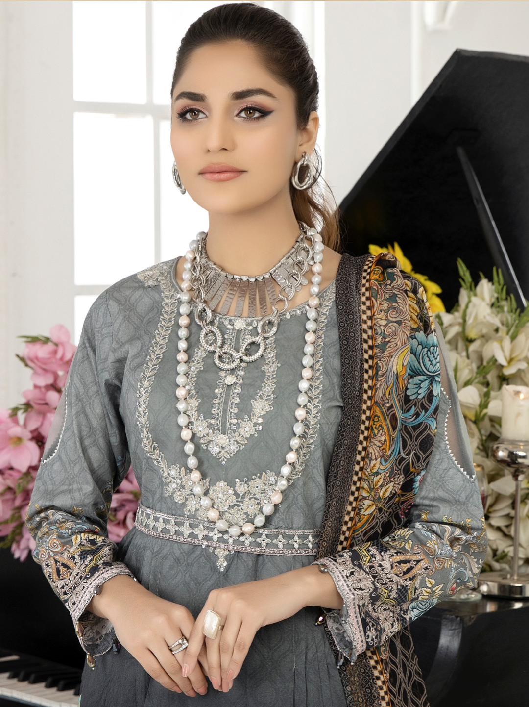 Grey Arzoo Lawn Ladies Suit