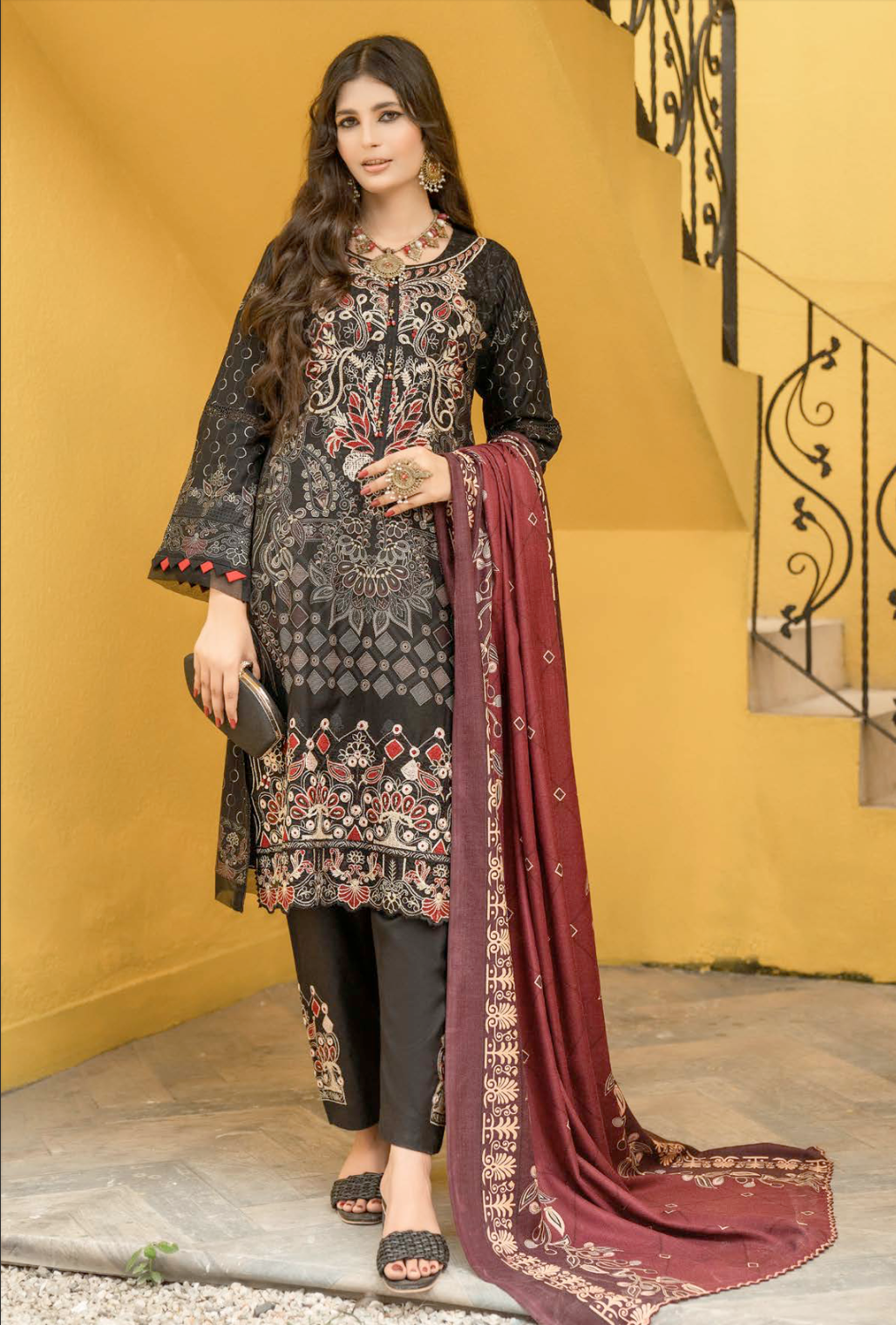 Black Munira Designer Dhanak Ladies Suit