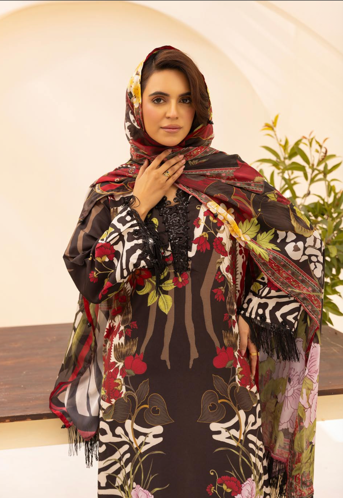 Black and Red 'M Prints' Linen Ladies Suit